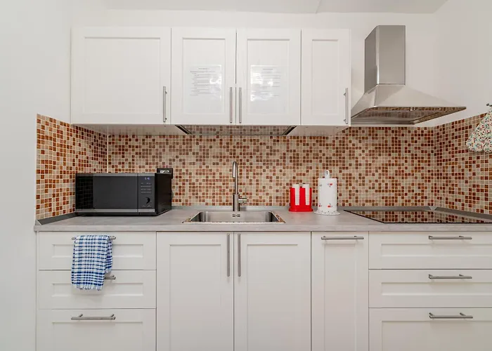 Guest house Domo Le Mura Puniche, Centro Di 3*