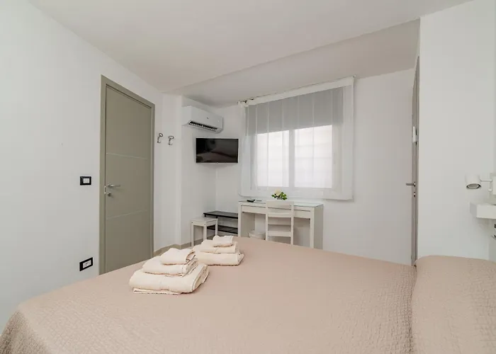 Casa de hóspedes Domo Le Mura Puniche, Centro Di 3*