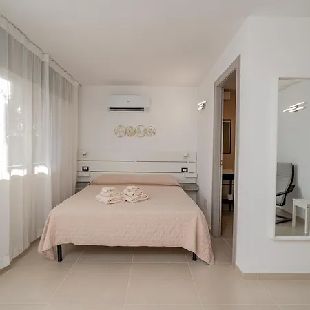 Domo Le Mura Puniche, Centro Di Gasthof Olbia