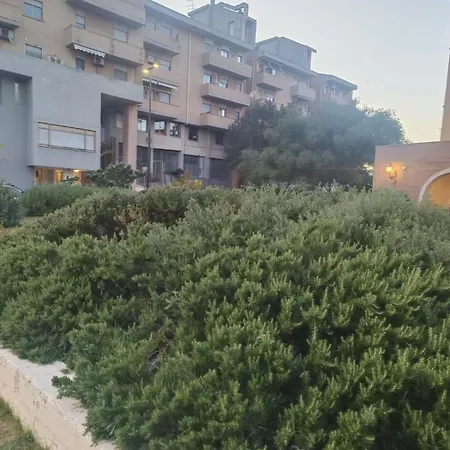 Domo Le Mura Puniche, Nel Cuore Di Penzion