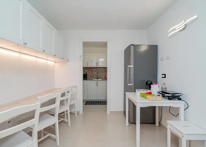 Gasthof Domo Le Mura Puniche, Centro Di