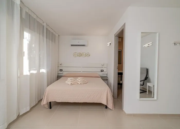 Domo Le Mura Puniche, Centro Di Gasthof Olbia