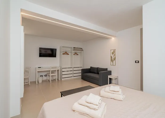 Domo Le Mura Puniche, Centro Di Gasthof Olbia