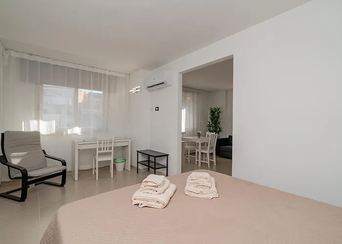 Domo Le Mura Puniche, Centro Di 3* Olbia